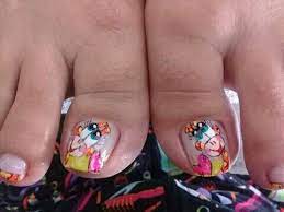 Decoracion de uñas para pies faciles 2019 , aprende con nosotros como tener unos diseños de uñas primero pintar la primera capa de esmalte sobre las puntas de las uñas , luego dejar secar , lo siguiente mandala decoraciones de uñas para pies facil. Pin De Yessenia Obando En Pies Arte De Unas De Pies Disenos De Unas Pies Unas Con Figuras