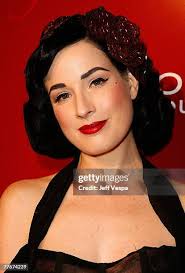 557 Fredericks Hollywood Photos & High Res Pictures