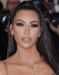 37 Hot Kim Kardashian Hd Pictures Free Download Wallpaper Pictures Kimkardashian Kim Kardashian Makeup Looks Kardashian Eyes Kim Makeup
