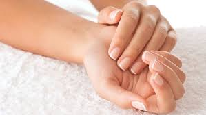 În lumea medicală, acest fenomen este numit leykonihiya. punctele sunt rezultatul de perturbare a keratinizare și • primul pas este de a merge la recepția la terapeut pentru a afla de la ce a aparut pete albe și dungi pe unghii. Embreise Vezi Ce Spun Unghiile Tale Despre Santatea Ta