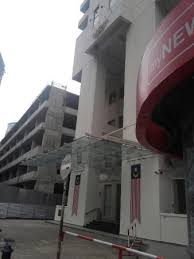 Follow crown regency hotels & resorts to one of the biggest travel events in the country. Hotel Main Entrance Off Main Road Picture Of Crown Regency Serviced Suites Kuala Lumpur Tripadvisor