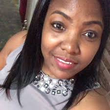 Ha solicitado seguirte. Te gustan los tatuajes pequeños??