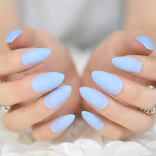 Diseños e ideas de uñas decoradas si estás pensando en llevar unas uñas decoradas perfectas todos los días, probablemente estés pensando en decantarte por las uñas acrílicas así que te recomendamos que sigas leyendo este artículo porque encontrarás muchas ideas para hacerte diseños de uñas increíbles. 20 Disenos De Unas Acrilicas De Colores Que Estan De Moda