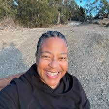 Claudia Hendrix's Instagram, Twitter & Facebook