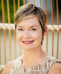 Anna Leonhardt's Instagram, Twitter & Facebook