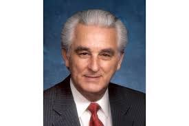 Edward Dabney's Instagram, Twitter & Facebook