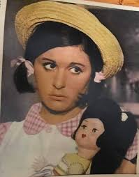 Pin By Noura S H On Photo Session 202 Egyptian Beauty Egyptian Actress Quotes For Book Lovers