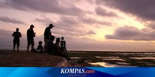 Jam modern dilengkapi dengan pembacaan jam, menit, dan detik (sekon). Berburu Sunrise Hingga Kuliner Legendaris Di Sanur Halaman All Kompas Com