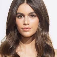 Kaia gerber says mom cindy crawford gets 'more beautiful every year' in 55th birthday tribute. Kaia Gerber S Hair Is Cut Into The Shortest Bob She S Ever Had