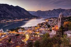 Montenegro, which means black mountain, borders croatia, bosnia, serbia, serbia's breakaway province of kosovo and albania. Urlaub In Montenegro Gewusst Wo Reisen Exclusiv