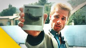 Memento (2000) review