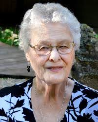 Elsie Fink's Instagram, Twitter & Facebook