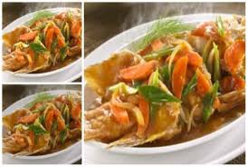 Atsarina luthfiyyah (senior editor) memiliki pengalaman pendidikan di bidang tata boga dan jurnalistik. Resep Ikan Kakap Goreng Tepung Saus Asam Manis Spesial Plus Wortel Dan Daun Bawang Area Halal