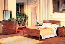 La testata è imbottita e lavorata con bottoni disponibili scuri o cristallo swarovski e con rivestimento in pelle o ecopelle. Camera Da Letto Classica Le Gemme Le Fablier Buy In Roma On Italiano