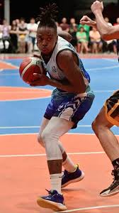 🏀 Eric Mania Kibi快速突破转身上篮，在进球之后也来一个720度的转身庆祝动作。,  #PineGardenHotelChallengeCup #KDBA #KchOpen #TayMotors #EricManiaKibi  #Basketball #Malaysia #Sarawak #Kuching #松园酒店挑战杯 #古晋公开赛 #郑摩多 #埃里克基比 #基比 #上篮  #大马 ...