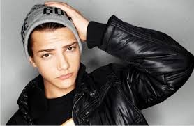 His birthday, what he did before fame, his family life, fun trivia facts, popularity rankings, and more. Magazin Hottie Jimi Blue Ochsenknecht Im Q Usgang Ch