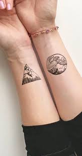 Simple Geometric Nature Surf Mountain Wrist Tattoo Ideas For Women Ideas Geometricas Simples Del Tatuaje De L Muster Tattoos Tattoo Hals Geometrisches Tattoo