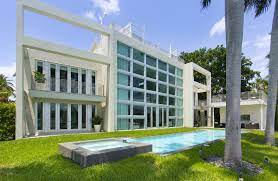 Aston martin v12 vanquish the aston martin v12 vanquish was introduced as a grand tourer in 2001 as a replacement for the company's virage range. Rapper Lil Wayne Sells Customized Miami Beach Home At A Loss Mansion Global