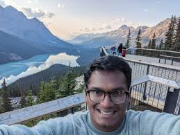 MBA student seeking roommate in Chicago