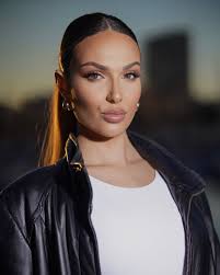 Danielle Rico Gomez (@mezzellee) • Instagram photos and videos