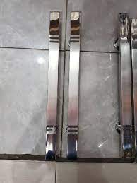 Selain memilih aksesoris yang menarik pehatikan jugha kesesuaian aksesoris tersebut dengan tempat yang akan di gunakan. Handle Pintu Stainless 45cm Model Minimalis Shopee Indonesia