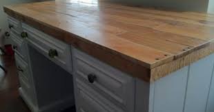 Pallet Wood Table Top White Desk With Reclaimed Wood Top Desk Palletwood Wood Table Top Reclaimed Wood Furniture Wood Pallets