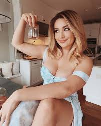 90 Day Fiance star shunned for selling farts, boob sweat