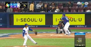 야구는 정말 위험한 운동인듯.gif - 클리앙