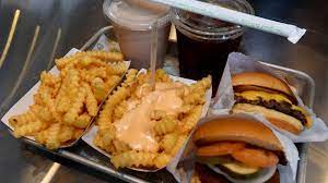 Shop shake shack online gift cards online today. Re Start Shake Shack Schnelle Reaktion Auf Corona Zahlt Sich Aus