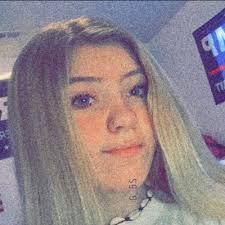 Miranda Sanderson's Instagram, Twitter & Facebook