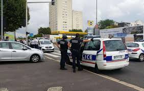 L'autre canidé a également attaqué un autre chien et son maître qui le promenait. France Un Pasteur Congolais Arrete Pour Avoir Evoque Son Passe De Delinquant Pendant Le Culte Ici Brazza