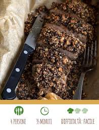 La fesa di tacchino è una carne bianca dal sapore delicato, ma abbinando i giusti ingredienti è possibile realizzare piatti sfiziosi e gustosi. Fesa Di Tacchino Al Forno Con Crosta Di Olive Nere Anacardi E Prezzemolo Al Profumo Di Limone Ricette Banco Fresco
