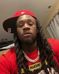 Who trying to message or visit Liljay? DM or comment