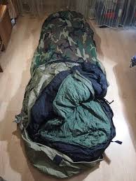 Amazon Com Us Military 4 Pc Weather Resistant Modular Sleep System With Waterproof Gore Tex Cover Three Season Sleeping Bags Sports Outdoors