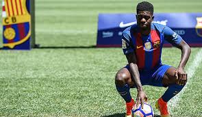 In 1998, at the age of only five, umtiti began his football journey with the youth academy system of his local club, menival. Samuel Umtiti Ist Stolz Darauf Zu Barcelona Zu Kommen