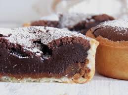 Tartelette Fondant Au Chocolat Sur Lit De Pate De Speculoos Recette Ptitchef Recette Dessert Fondant Au Chocolat Recette