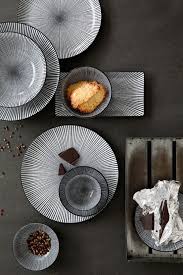 Interior Decorating Does Not Have To Be Difficult In 2020 Diy Geschirr Keramik Design Tischarrangements