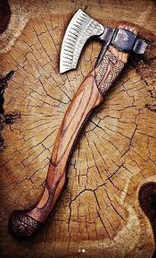 From Splitting Wood To Chopping Down Trees To Combat And Camping These Axes Tomahawks And Hatchets Get The Job Don Cuchillos Y Espadas Hachas Hachas Vikingas