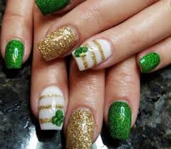 It's the color of spring when the leaves on trees are starting to sprout. Green Nail Art Ideas Beauty
