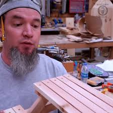 DIY Garden Trellis #palletwoodprojects #DIY #woodworking #sidehustle  #makemoney