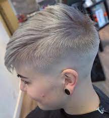 Women S Short Ash Blonde Undercut Very Short Hair Short Pixie Haircuts Short Hair Styles Pixie