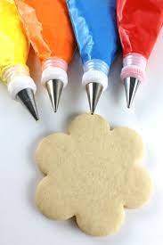 May 28, 2021 · instructions sift 4 cups of icing sugar into the mixer. How To Make Royal Icing Two Sisters