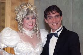 Состояние гаркалина начало улучшаться, после чего его постепенно стали выводить из комы. Smi Sostoyanie Vyshedshego Iz Komy Valeriya Garkalina Uhudshilos Rossijskaya Gazeta