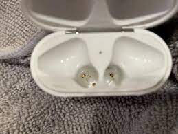 How To Clean Your Apple Airpods And Airpods Case Hgtv
