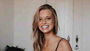 Fans jumped to the conclusion that the image was of the portugal international. Margarida Corceiro Deslumbra Em Roupa Interior A Princesa Que A Disney Nao Tem