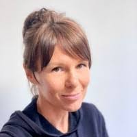 Anisa Simmons's Instagram, Twitter & Facebook