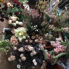 You can buy bulk flowers online and save money for your weddings or special events. Wholesale Carol S Garden