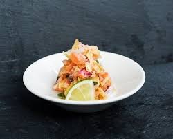 Le Gout Doux Du Saumon L Acidite De La Lime Et Le Croustillant De Vos Chips Miss Vickie S Lime Et Poivre Bien Emiettees Vous Alle Food Food And Drink Recipes