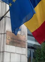 Valoarea nominală a unui titlu de stat este de 1 leu, cu maturitate de 2 ani și o rată de dobândă foarte avantajoasă de 4,5%, iar veniturile aferente sunt după încheierea perioadei de subscriere, mfp va organiza o tombolă prin care 1000 de investitori în această emisiune de titluri de stat vor fi selectați. Opinii De Ce S Au TÄƒiat Randamentele La Titlurile De Stat Pentru PopulaÅ£ie 02 07 2020 Bursa Ro