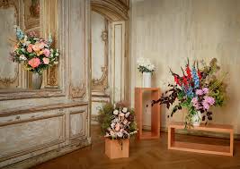 This is indeed an exceptional style, where the classic is seasoned with modernity. The Parisian Florists Disrupting Classic French Bouquets The New York Times